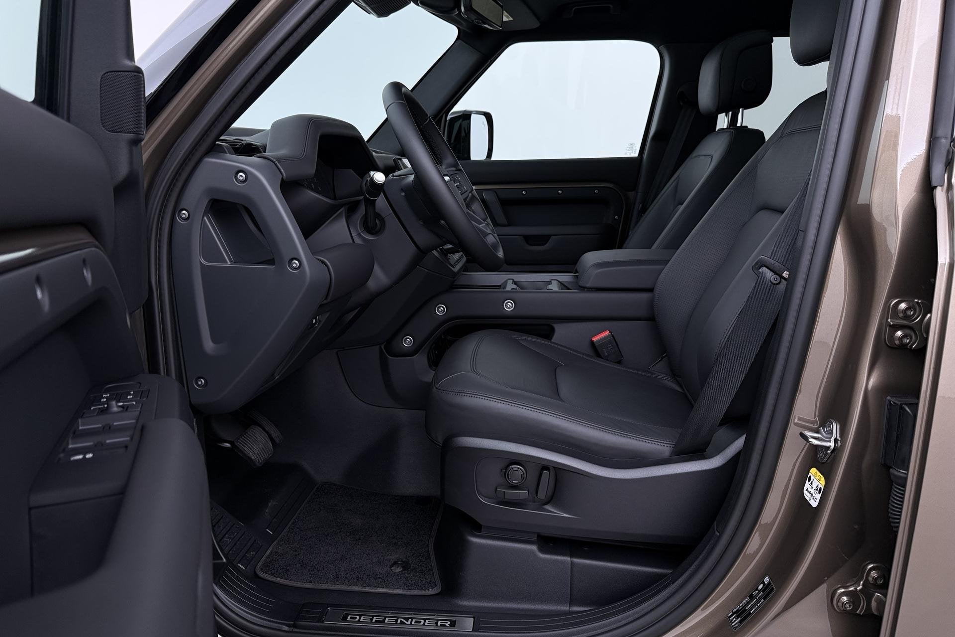 Land Rover Defender 110 P300e X-Dynamic HSE | MY26 | Luchtve, Auto's, Automaat, Gebruikt, 4 cilinders, Bruin