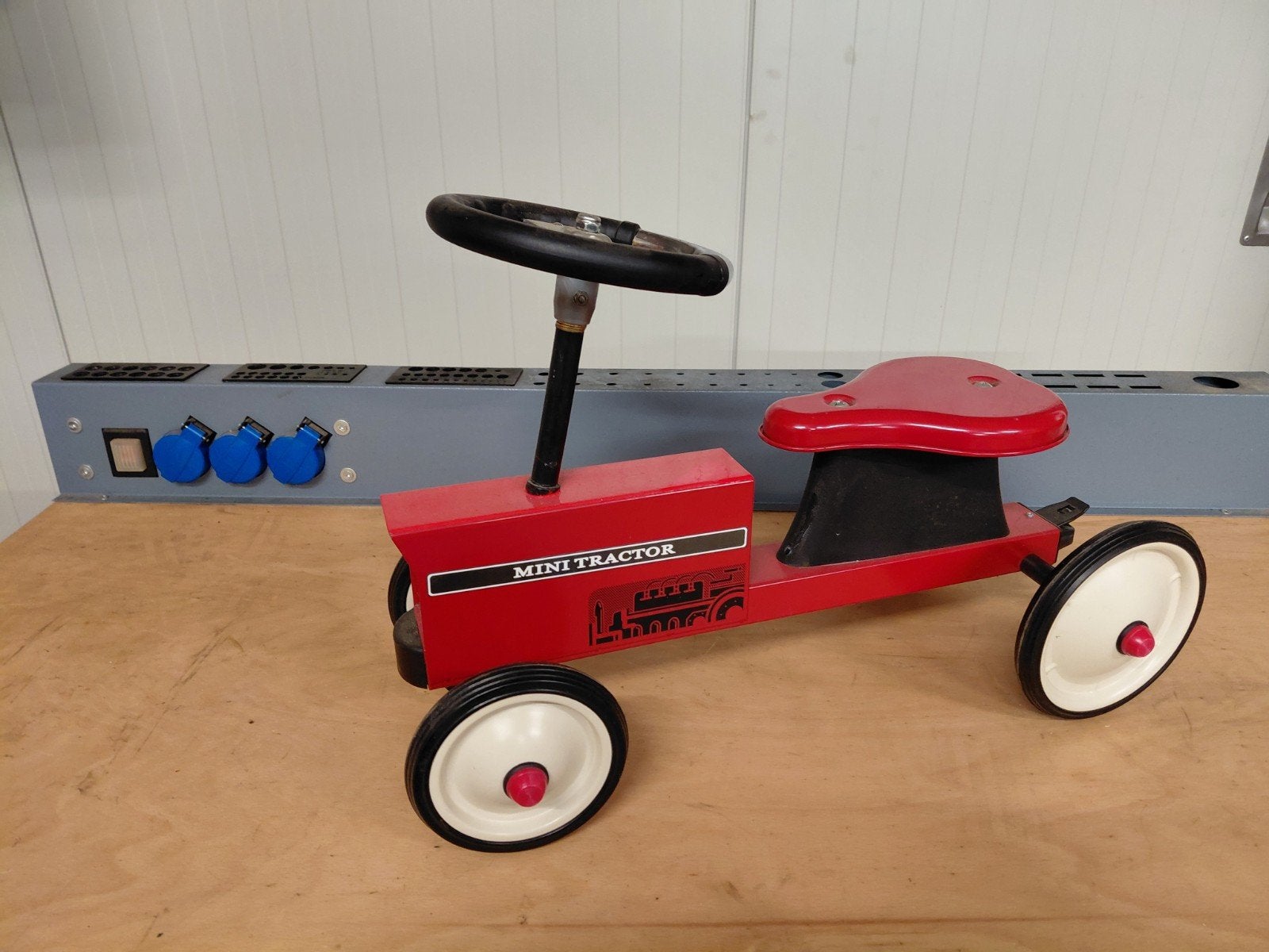 Rode Mini Tractor Loopauto - Vintage Speelgoed, Ophalen, Zo goed als nieuw