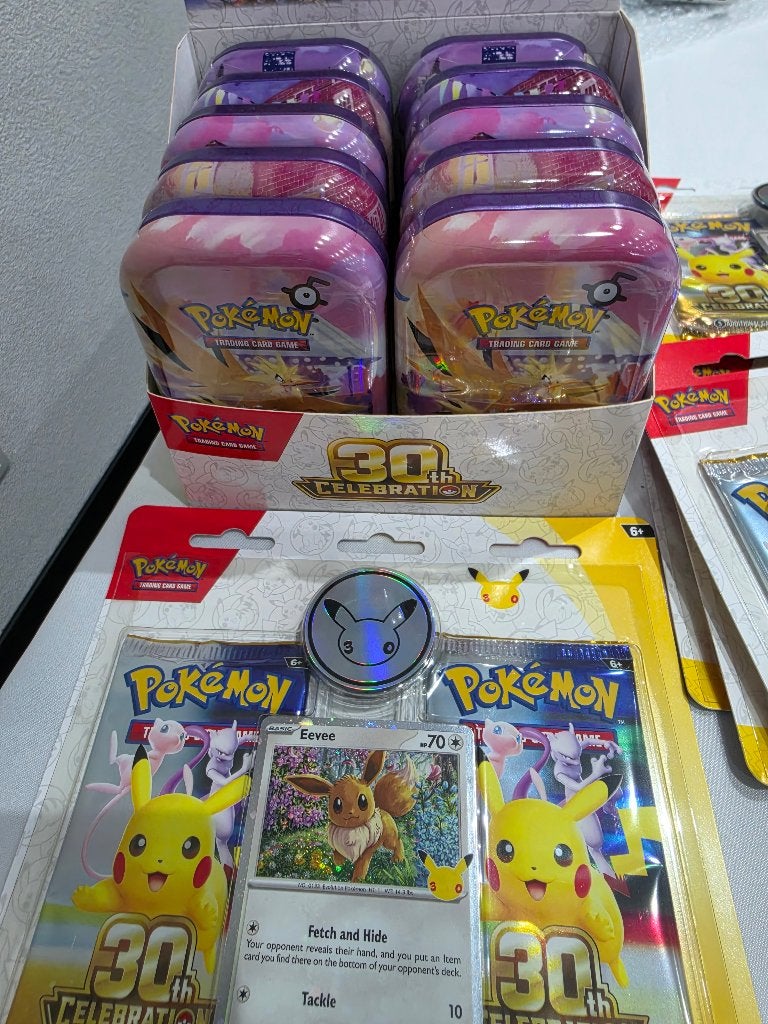 Display Mini Tin 30th Celebration & 2-packs blisters, Hobby en Vrije tijd, Ophalen, Nieuw, Overige typen