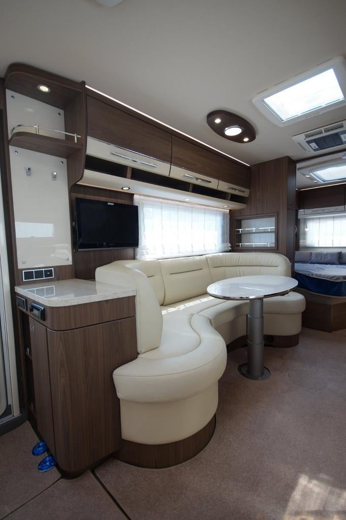 Hymer nova s 6.90, Caravans en Kamperen, Caravans, Particulier, tot en met 6, 2000 kg en meer, Rondzit, Hymer, Vast bed, 7 tot 8 meter