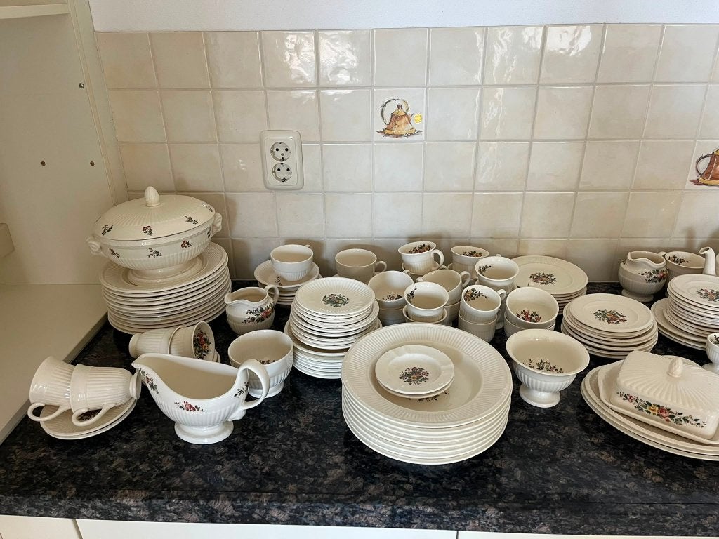 Uitgebreid Wedgwood servies, Huis en Inrichting, Ophalen, Gebruikt, Klassiek, Overige typen