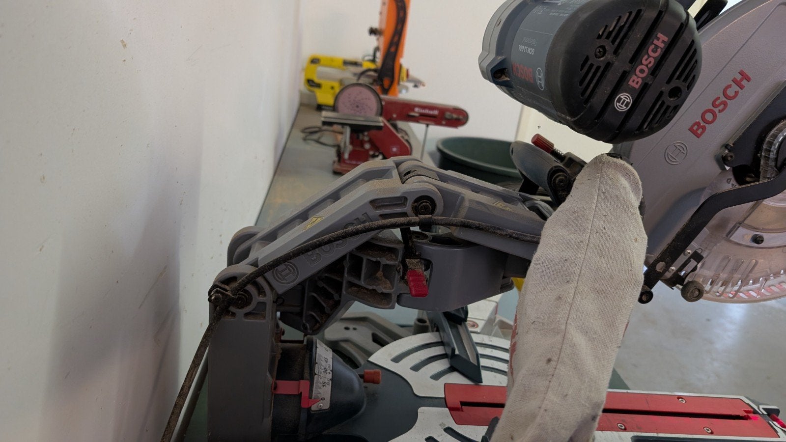 Bosch GDL 305mm Afkortzaag - Zeer Goede Staat, Ophalen, 70 mm of meer, Zo goed als nieuw, Afkortzaag