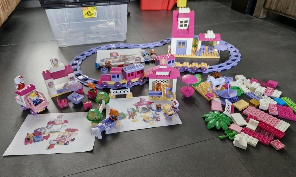 Duplo Hello Kitty Complete Set met Trein en Huisjes, Ophalen, Gebruikt, Complete set, Duplo