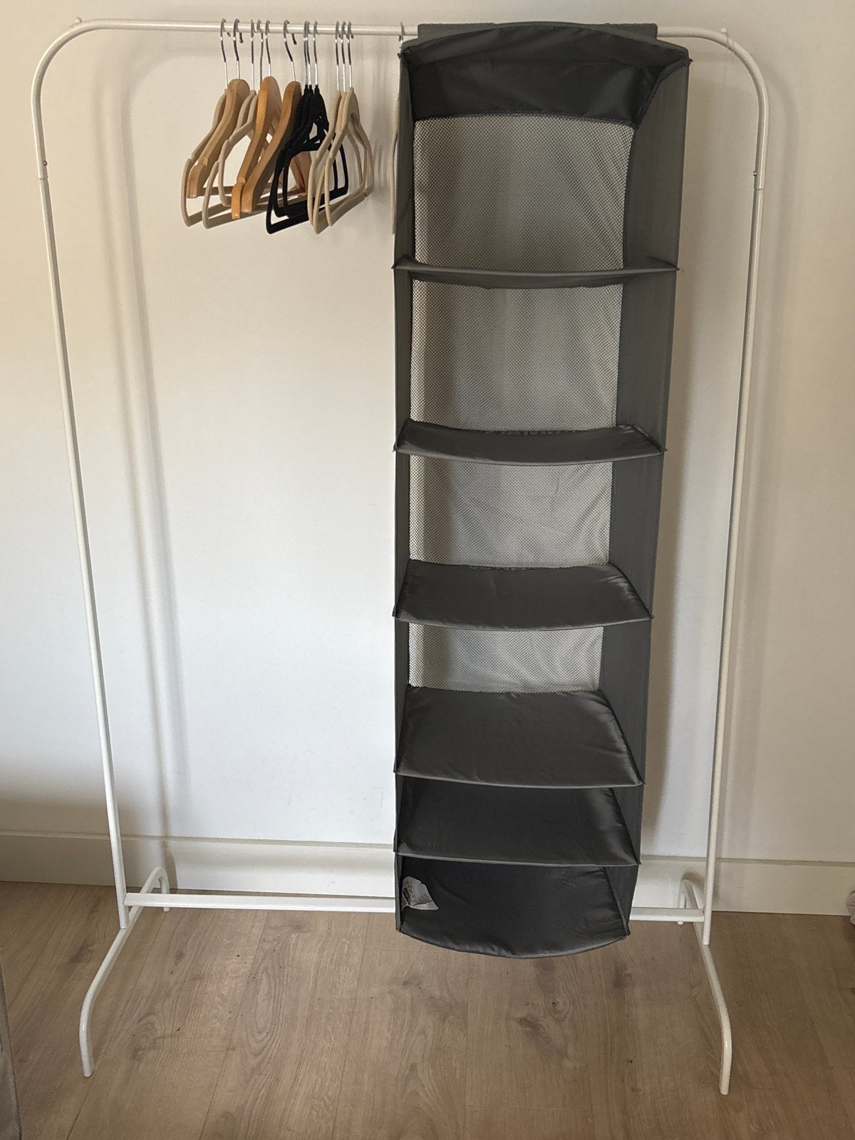 Kledingrek met hangorganizer en kledinghangers, Huis en Inrichting, Kasten | Kledingkasten, Ophalen, Met plank(en), Gebruikt, 100 tot 150 cm