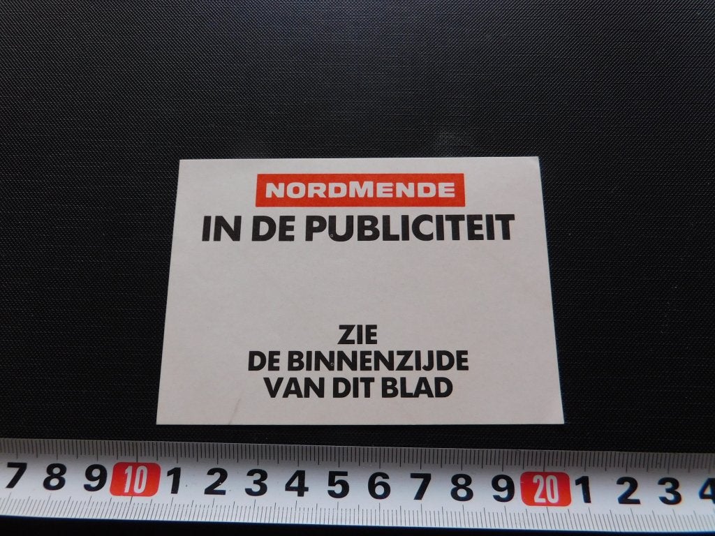 sticker nordmende in de publiciteit - zie binnenzijde dit bl, Verzamelen, Ophalen, Zo goed als nieuw