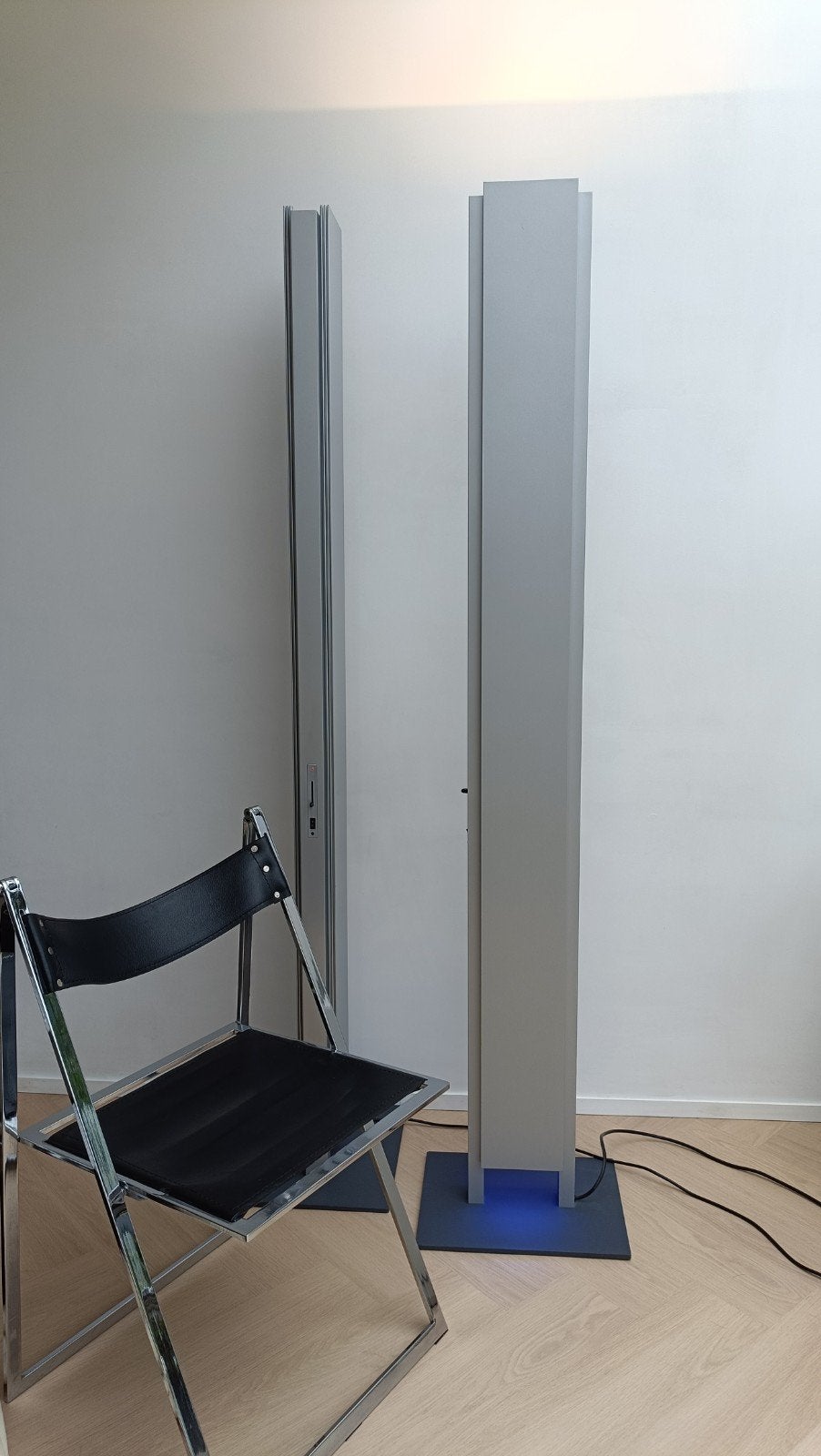 Artemide Atreo vloerlamp, 2x, Ophalen, Zo goed als nieuw, Metaal, 150 tot 200 cm