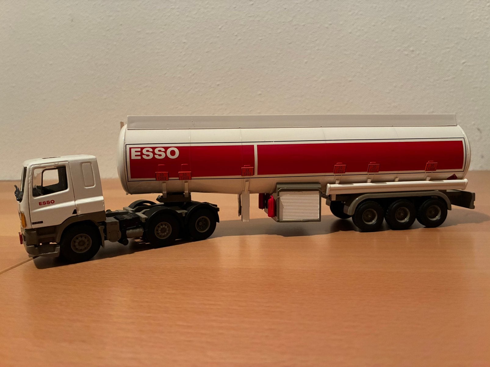 Tekno DAF CF85 trekker met oplegger ESSO, Ophalen of Verzenden, Zo goed als nieuw, Bus of Vrachtwagen, Tekno