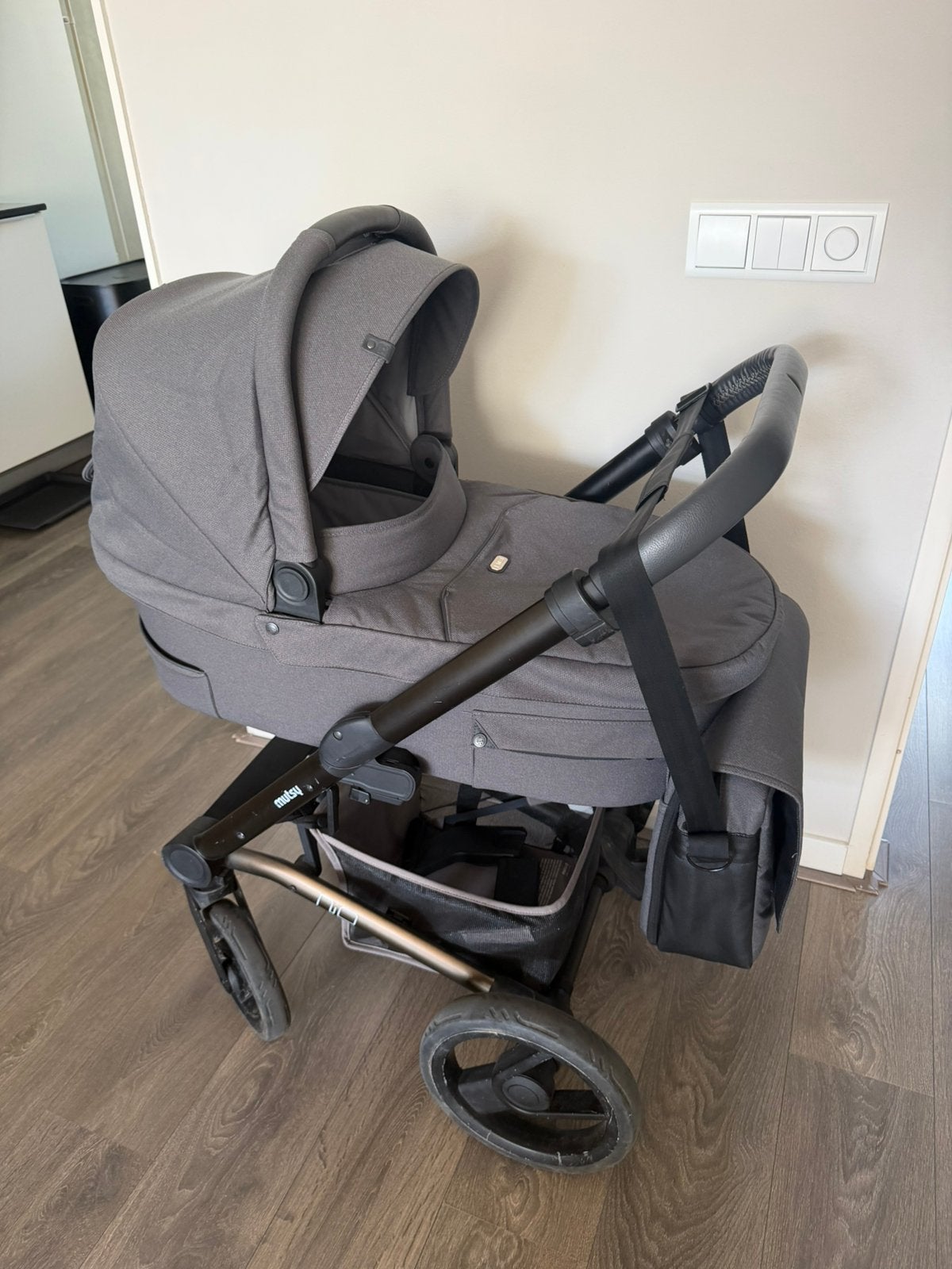 Mutsy Nio kinderwagen incl maxi-cosi adapters en meer, Gebruikt, Mutsy, Verstelbare duwstang, Ophalen