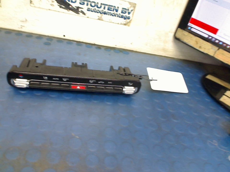 Bedieningspaneel Airco Mercedes-Benz A (177.0) a2479053202, Gebruikt, Mercedes-Benz AG, Mercedes-Benz, Mercedesstraße 120, Stuttgart 70372, , Duitsland