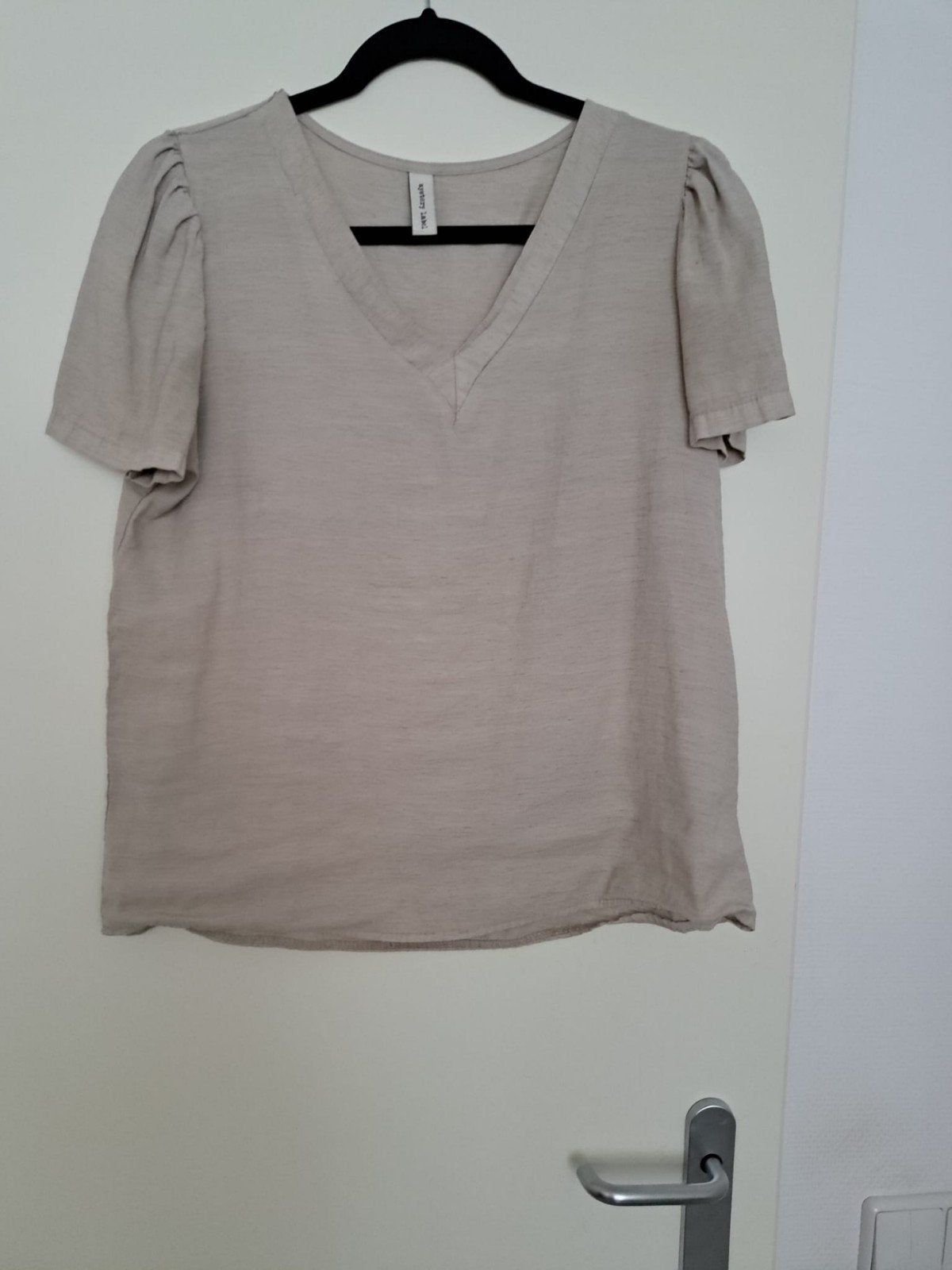 Mystery Label T-shirt met pofmouwen, Maat 38/40 (M), Mystery Label, Beige, Ophalen of Verzenden