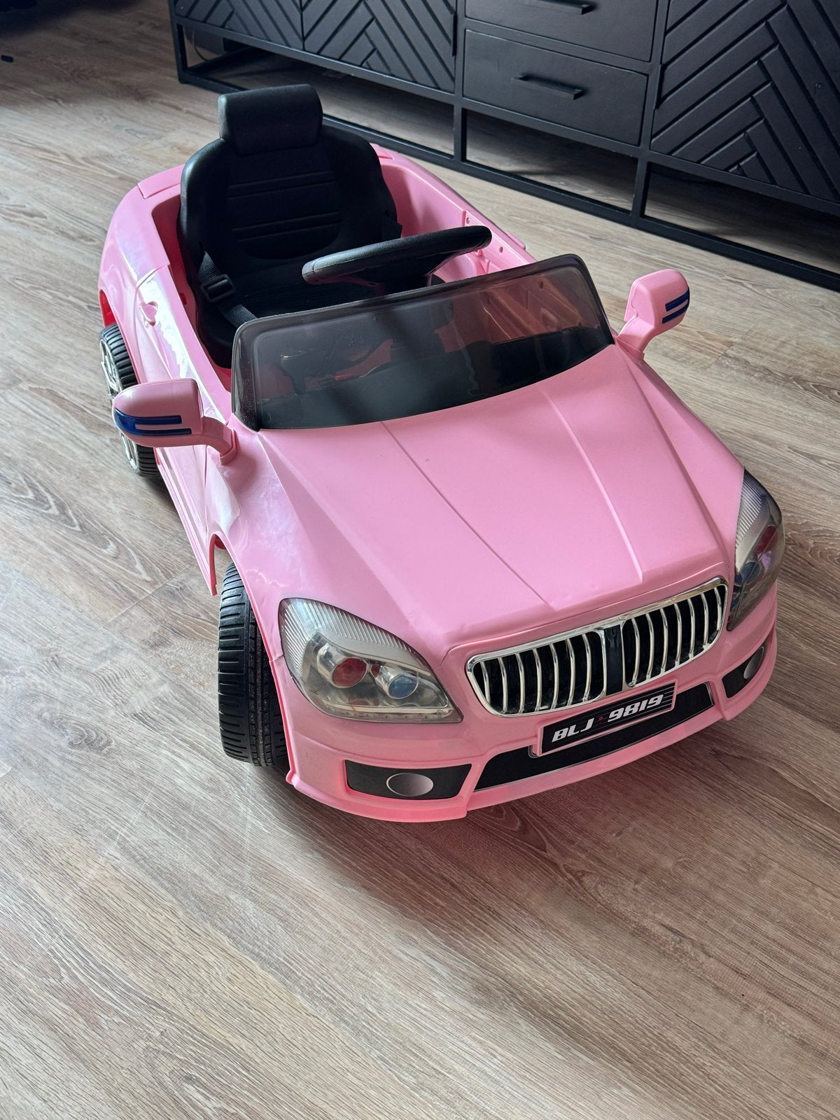 Roze elektrische kinderauto met afstandsbediening, Ophalen, Zo goed als nieuw