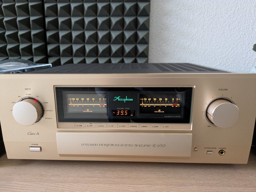 Accuphase E-650 Klasse A Geïntegreerde High-End Versterker, Zo goed als nieuw, 60 tot 120 watt, Stereo, Ophalen