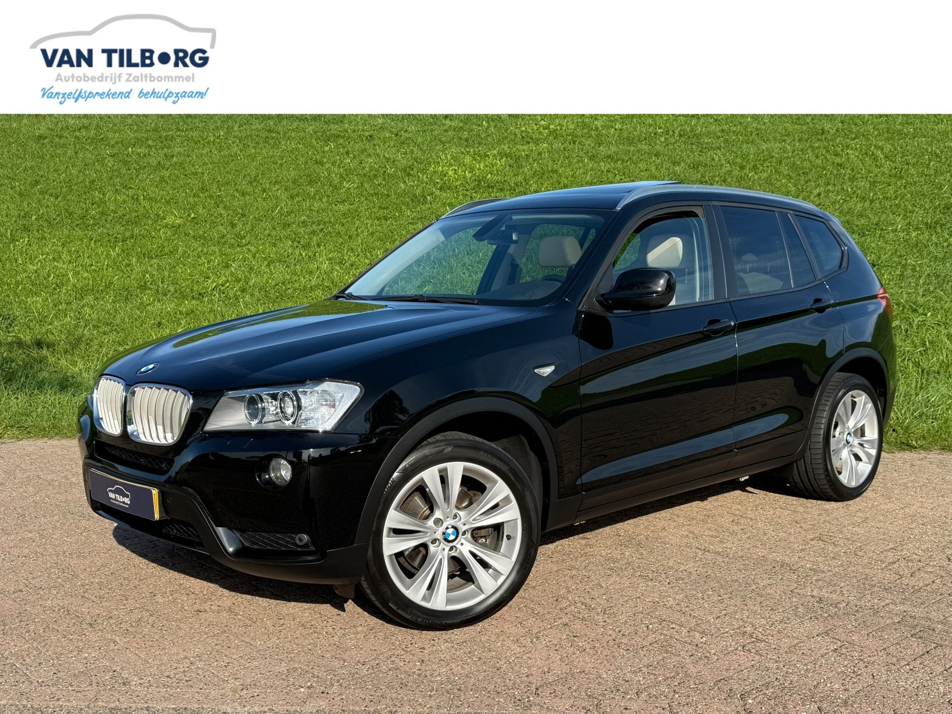 BMW X3 xDrive35i High Executive Panoramisch schuif-/kantelda, Auto's, Automaat, Gebruikt, Beige, 2000 kg
