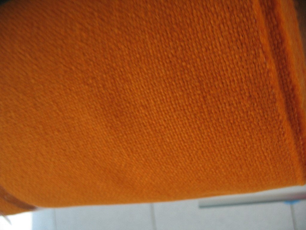 Kvadrat Hallingdal 65 547; oranje; restant meubelstof, Wol, 120 cm of meer, Nieuw, Oranje
