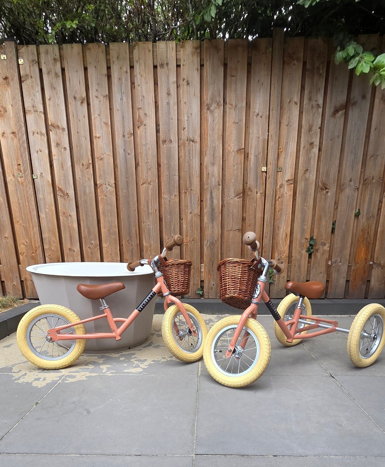 2 stuks Veloretti loopfiets/ trycycle- Roze met mandje zgan, Ophalen of Verzenden, Zo goed als nieuw, Veloretti, Verstelbare zitting