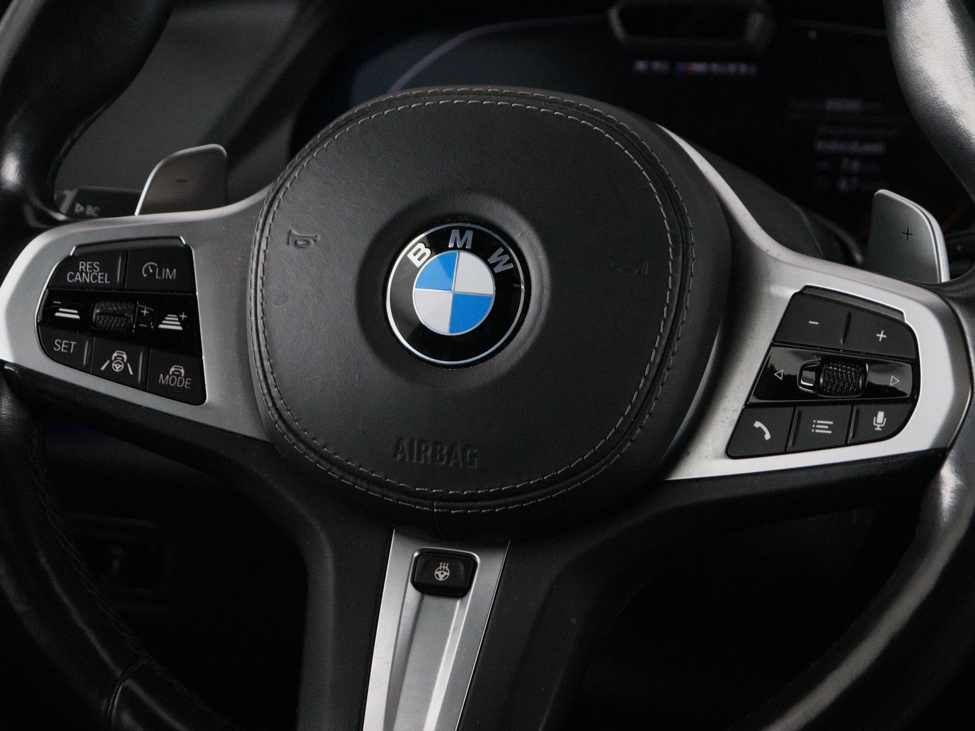 BMW X5 M50i High Executive M Sport (bj 2021, automaat), Auto's, Automaat, Dealer onderhouden, 4395 cc, Zwart