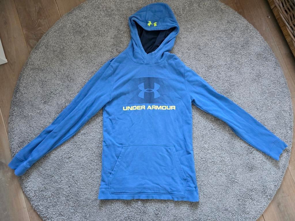 Under Armour hoodie maat 170, Kinderen en Baby's, Kinderkleding | Maat 170, Trui of Vest, Ophalen of Verzenden, Zo goed als nieuw