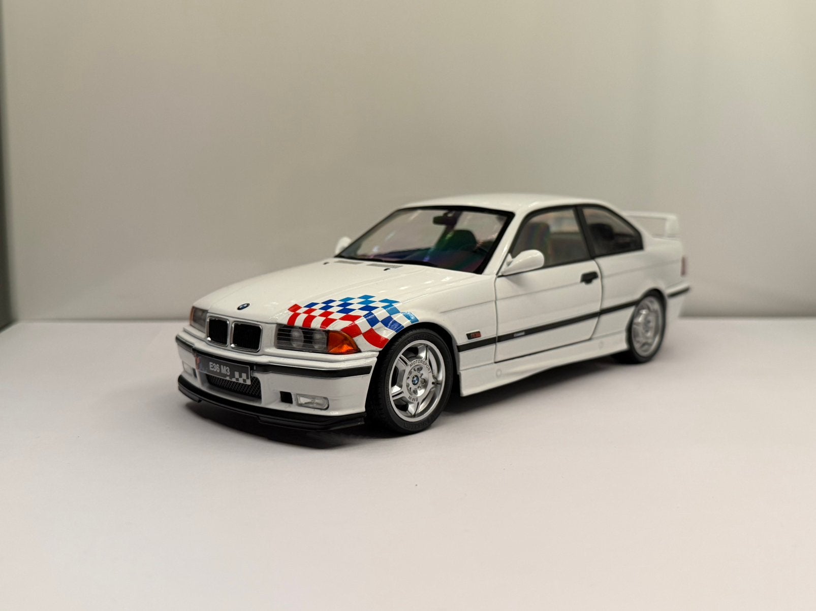 BMW M3 E36 Lightweight 1:18 Solido, Ophalen of Verzenden, Zo goed als nieuw, Auto, Solido