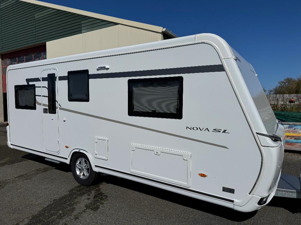 Eriba Nova SL 530, 2 aparte bedden, Rondzit, Particulier, 6 tot 7 meter