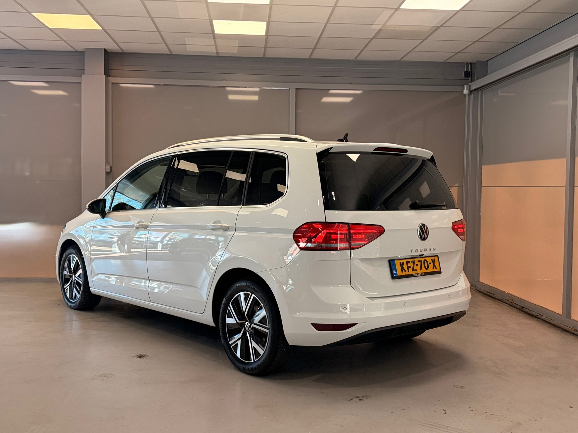 Volkswagen TOURAN 1.5 TSI Highline 7p | LED | ELEKT.- ACHTER, Auto's, Dealer onderhouden, Automatische klimaatregeling, 4 cilinders