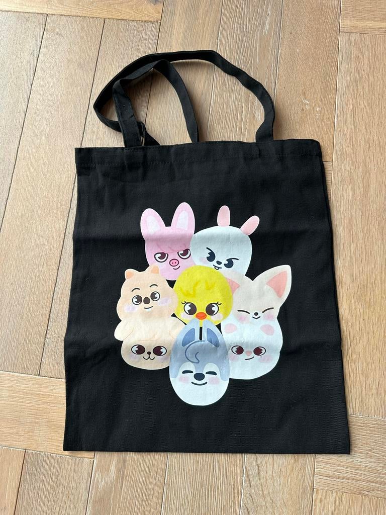Stray Kids SKZOOS linnen tas - Zwart, Ophalen of Verzenden, Nieuw, Zwart, Overige merken