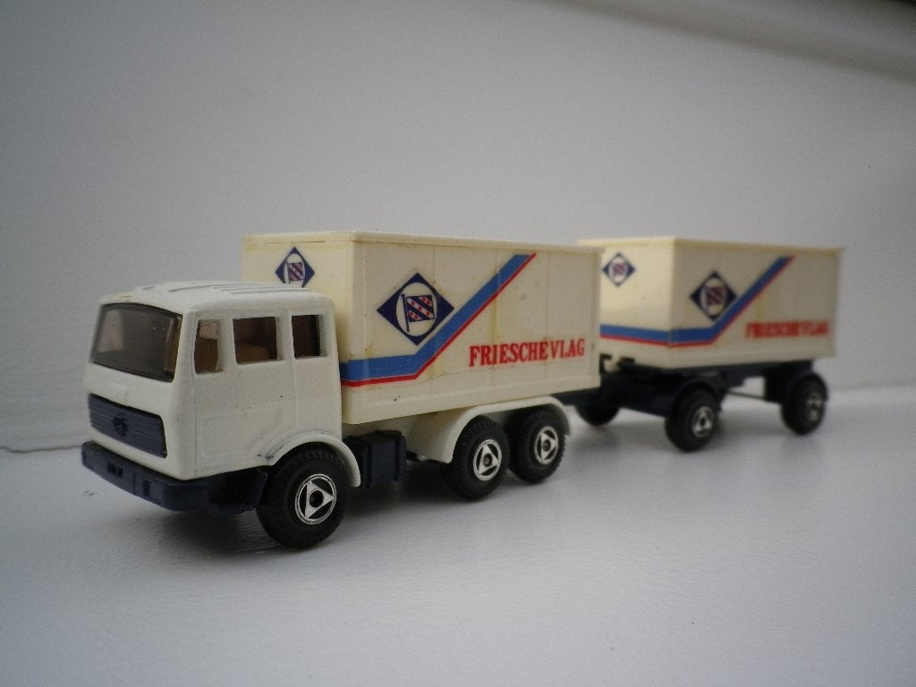 Efsi Mercedes combinatie Friese vlag., Ophalen of Verzenden, Gebruikt, Bus of Vrachtwagen, Efsi