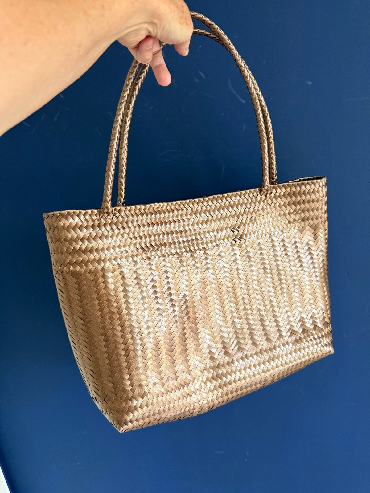 Bruine fijn gevlochten mand / schoudertas uit Mexico, Ophalen of Verzenden, Gebruikt, Bruin, Shopper