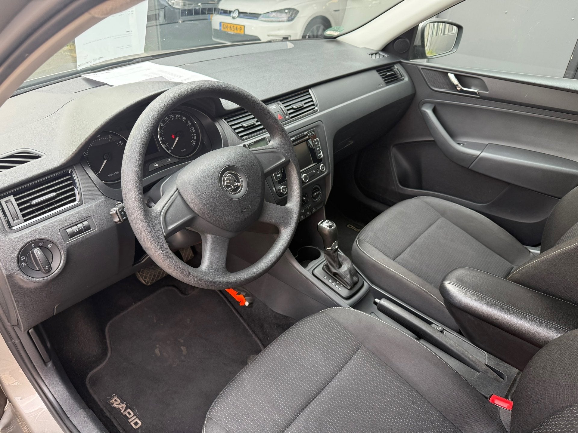 Skoda Rapid 1.4 TSI Greentech Automaat NL auto NAP, Auto's, Euro 5, Gebruikt, 4 cilinders, 610 kg