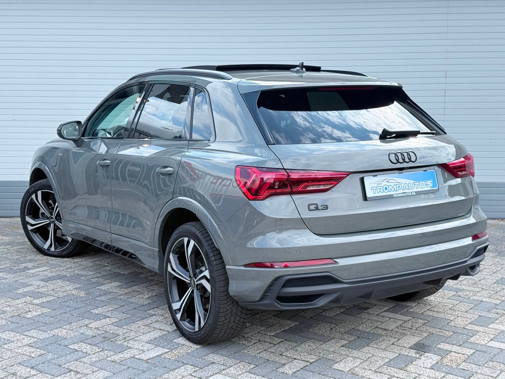 Audi Q3 45 TFSI e S edition|PANO|T.HAAK|MATRIX|ACC|KEYLESS|, Gebruikt, Zwart, 4 cilinders, 245 pk