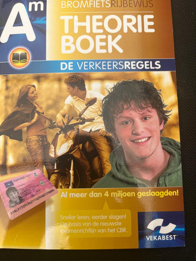 Bromfietsrijbewijs Theorieboek - De Verkeersregels, Boeken, Ophalen of Verzenden, Zo goed als nieuw, Overige niveaus