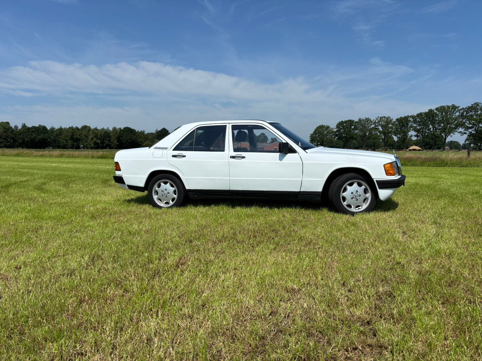 Mercedes 190 2,5 automaat elektrisch dak 1986 belastingvrij, Auto's, Mercedes-Benz, Euro 6, Wit, Bedrijf, Diesel