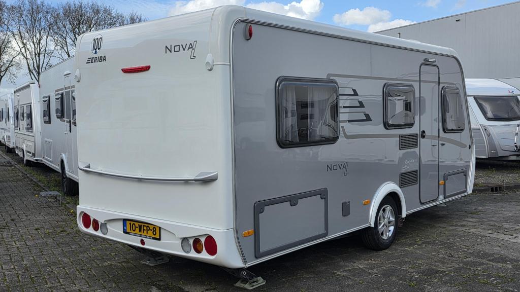 Eriba Nova Light 442, Caravans en Kamperen, Caravans, Schokbreker, Standaardzit, Bedrijf, 5 tot 6 meter