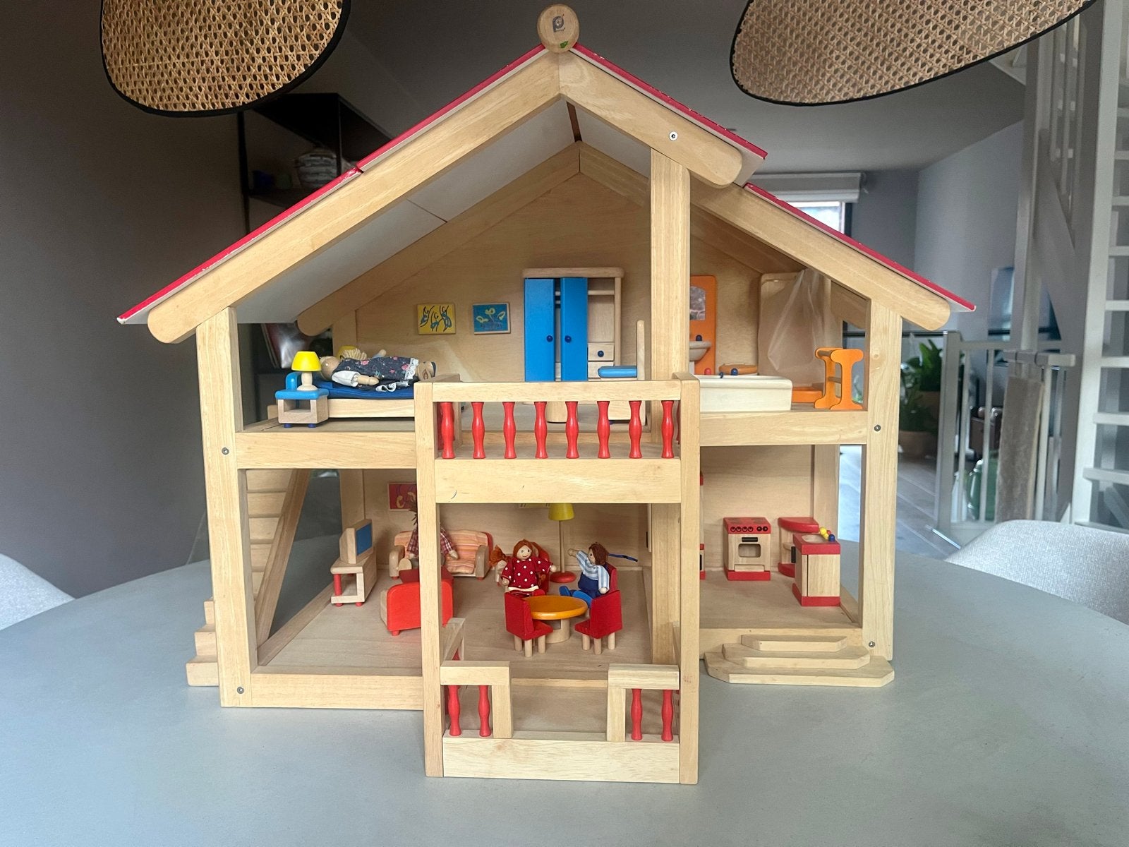 Groot Pintoy poppenhuis met 8 poppen en meubels, Ophalen, Gebruikt, Overige typen