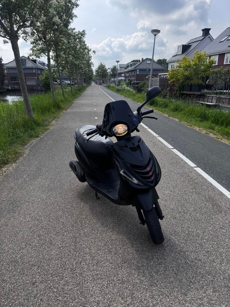 Piaggio zip 4t 50cc, Fietsen en Brommers, Scooters | Piaggio, Ophalen, Zip, Zo goed als nieuw, Benzine