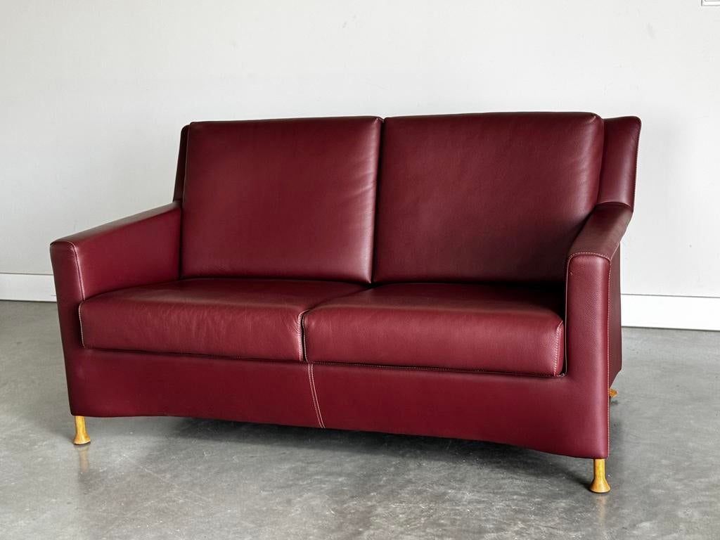 Leolux Paian 2-zits – Bordeaux Rood – Verstelbare Zitdiepte, Huis en Inrichting, Banken | Bankstellen, Leolux, Leolux, 150 tot 200 cm