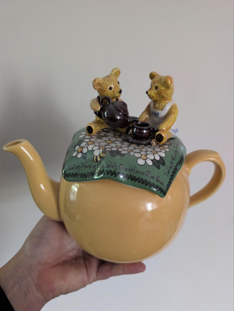 Unieke theepot met teddyberen, Ophalen