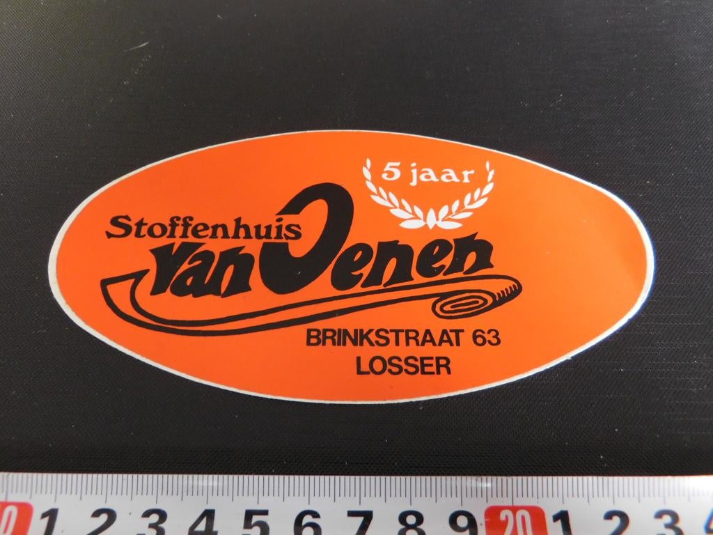 sticker losser 5 jaar stoffenhuis VAN OENEN brinkstraat 63, Ophalen, Zo goed als nieuw