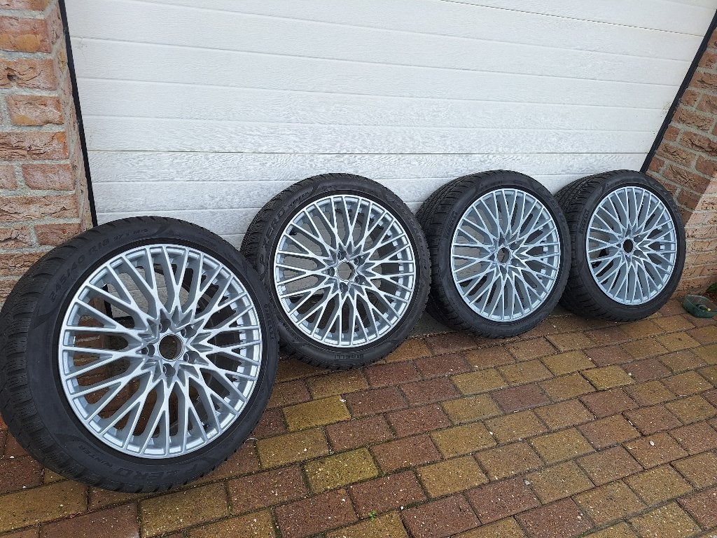 Alfa wielen als nieuw!!, Ophalen, 18 inch, 245 mm, Banden en Velgen