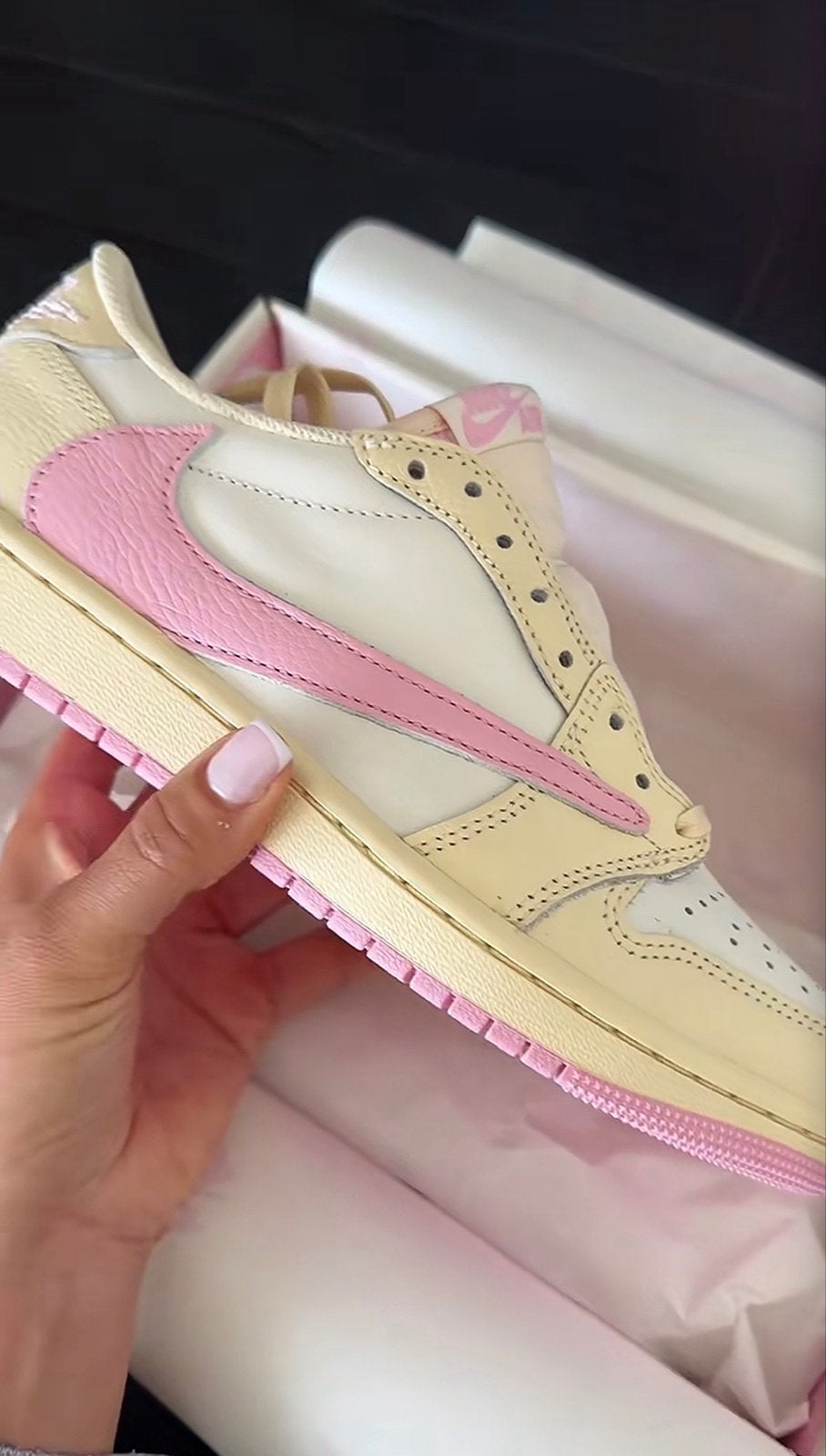 Travis Scott x Air Jordan 1 Low 'Pink Shy' - Maat 37, Kleding | Dames, Schoenen, Nieuw, Ophalen of Verzenden, Sneakers of Gympen