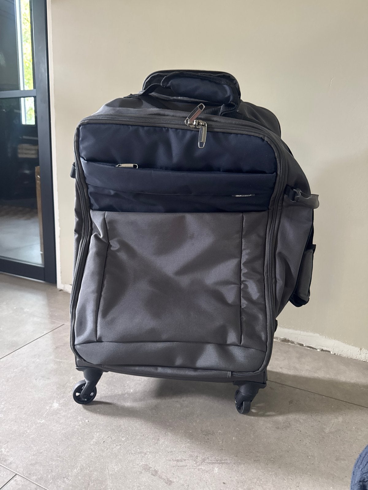 Handbagage koffer met wieltjes en uitschuifbare handgreep, 50 tot 60 cm, Ophalen of Verzenden, Zo goed als nieuw, Zacht kunststof