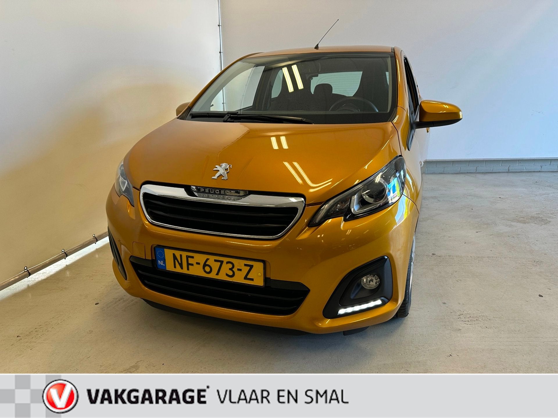 Peugeot 108 1.0 e-VTi Blue Lion -5 deurs-Airco-bleutooth-Led, Auto's, Dealer onderhouden, Stof, Gebruikt, 4 stoelen