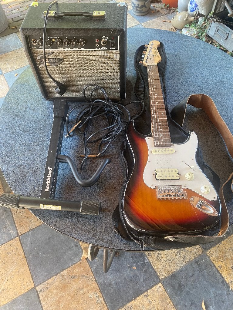 elektrische gitaar J&D brothers met tas en Fame versterker, Overige merken, Gebruikt, Onbekend, Met versterker