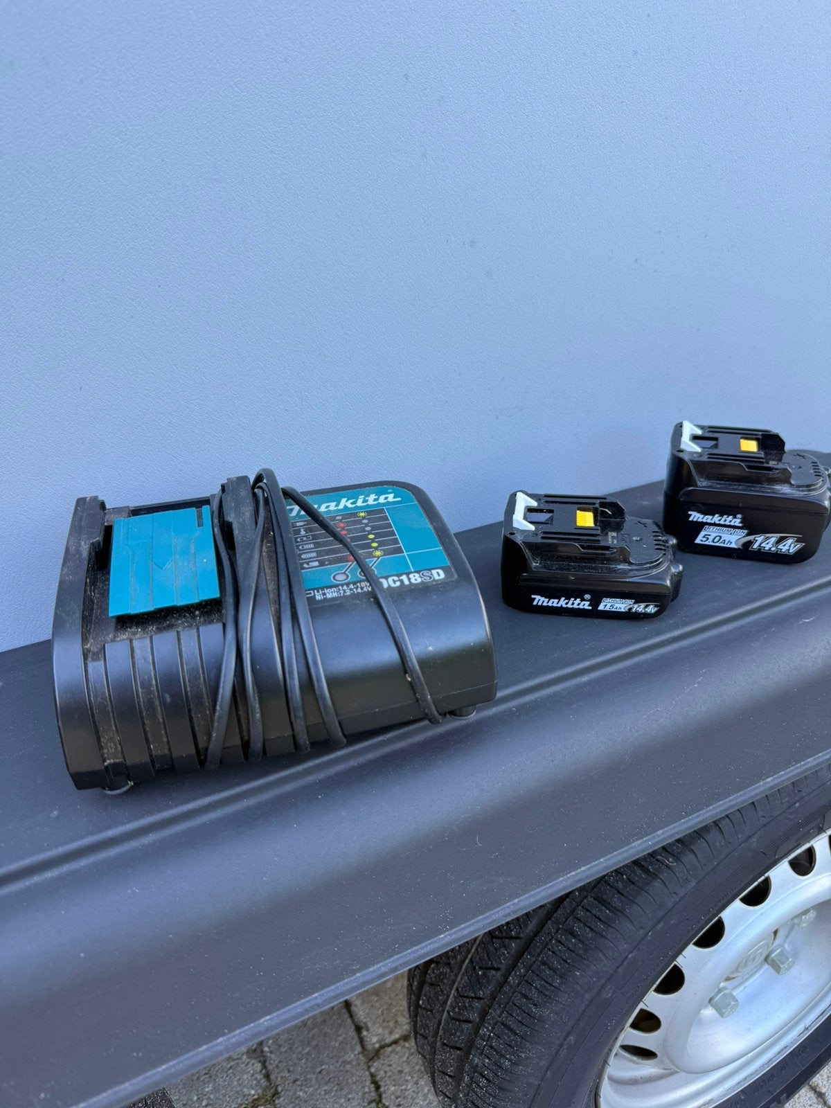 Makita lader DC18SD + accu’s!, Ophalen, Gebruikt, Minder dan 400 watt, Boor- en Schroefmachine