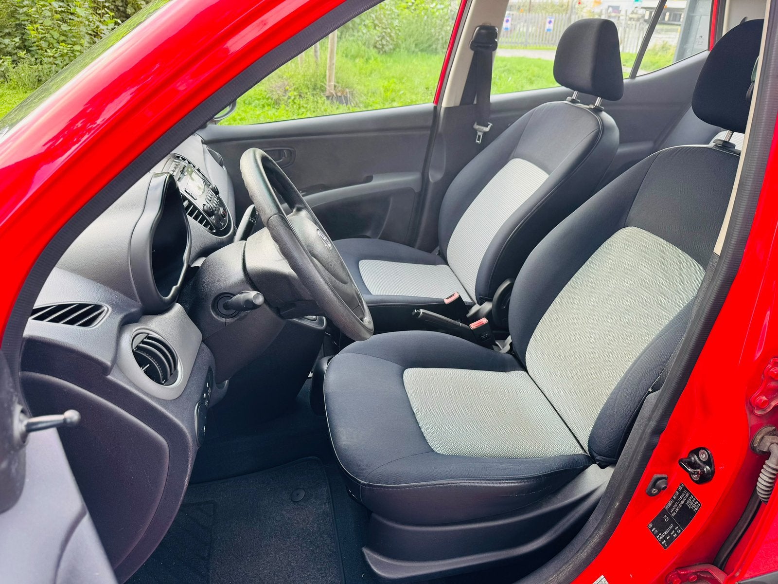 Foto 20 van Hyundai i10 1.1 I 5DR 2008 Rood