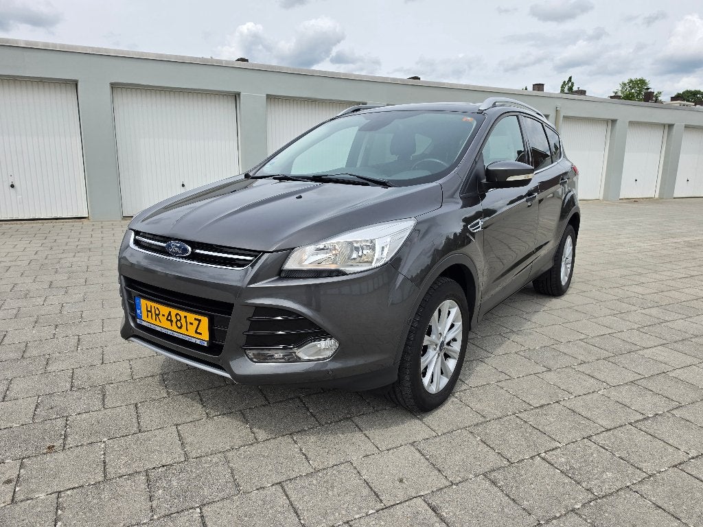 Ford Kuga 1.5 150pk Panorama dak, trekhaak, set extra velgen, 1498 cc, Euro 6, 4 cilinders, 2000 kg