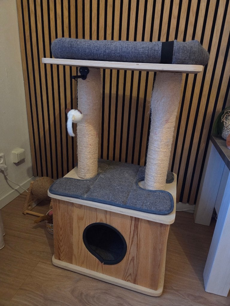 Krabpaal / kattenmeubel hout met huisje en ligmand, Ophalen, Gebruikt, Krabpaal