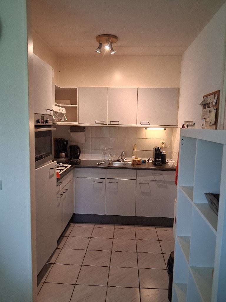 Compacte hoekkeuken met Bosch oven en gaskookplaat, Huis en Inrichting, Ophalen, Gebruikt, Wit, Hoekkeuken