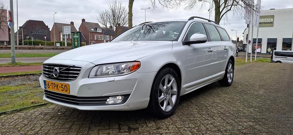 Volvo V70 1.6 T4 Nordic+ voll. onderhouden + vol opties!, Auto's, Gebruikt, Zwart, 4 cilinders, 1481 kg
