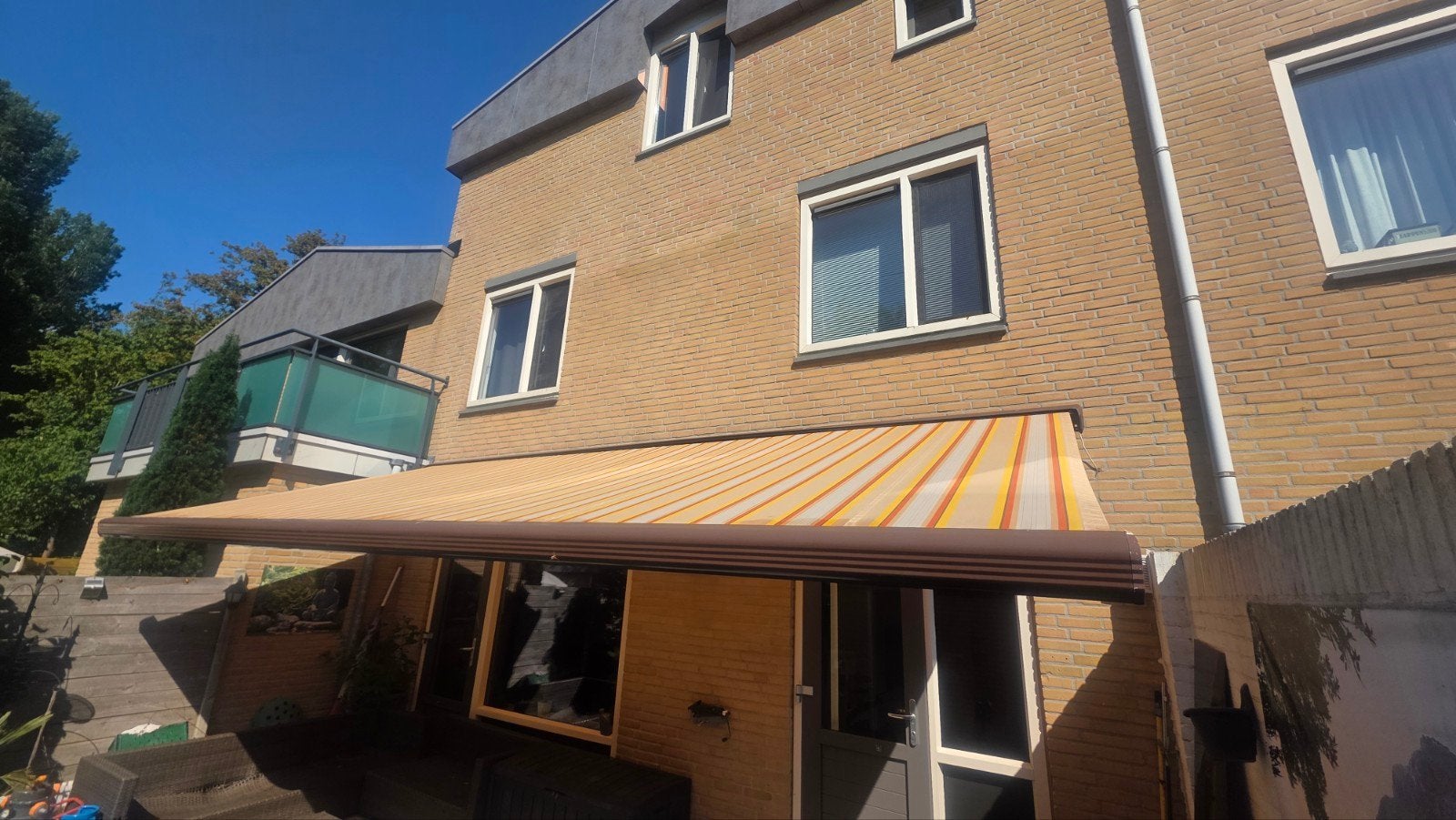 Zonnescherm Floris 6m breed, 2.60m uitval, elektrisch, Ophalen, Gebruikt, 450 cm of meer, Elektrisch
