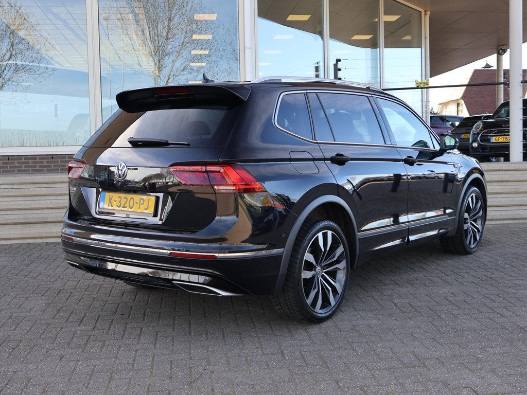 Volkswagen Tiguan Allspace 1.5 TSI DSG 7-PERS. R-LINE + PANO, 150 pk, 7 stoelen, Zwart, Origineel Nederlands